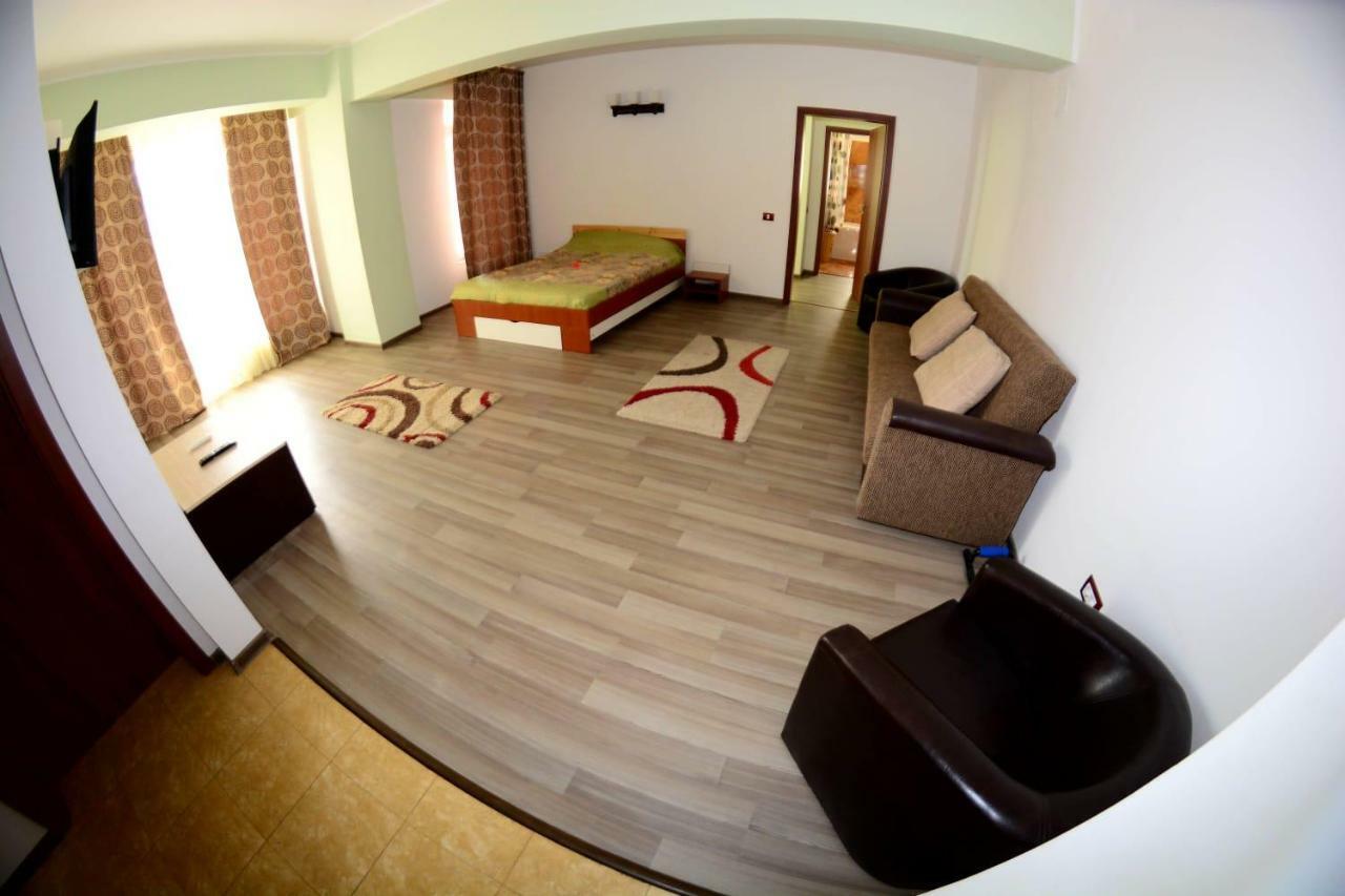 David Aprilia Apartment Navodari Luaran gambar
